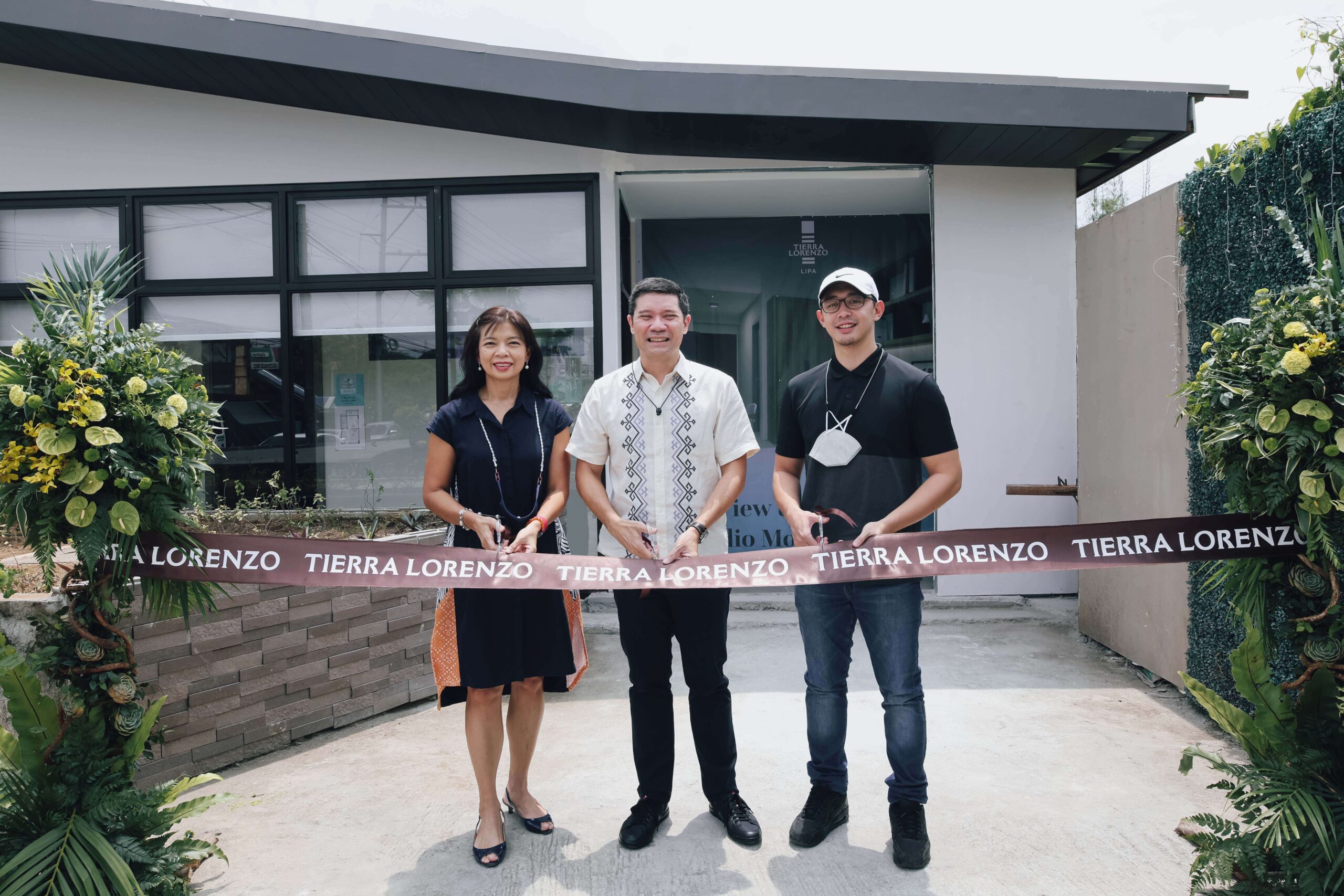 TLDC's President and CEO Mr. Tomas Lorenzo and COO Ms. Cathy Casares-Ko, together with Lipa City Councilor Mikee Morada.